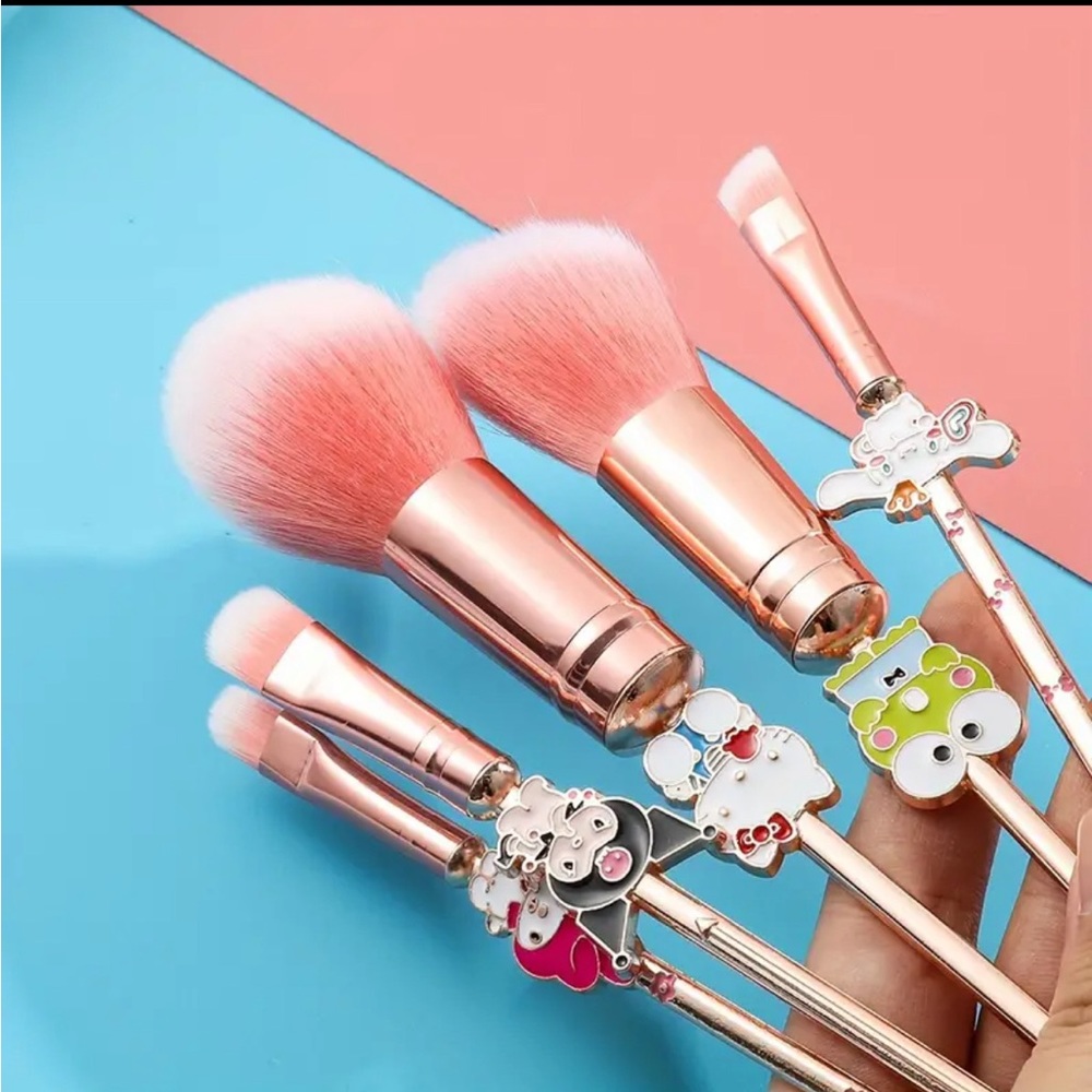 NWT 5pcs Hello Kitty Makeup Brush Set - Picture 3 of 4